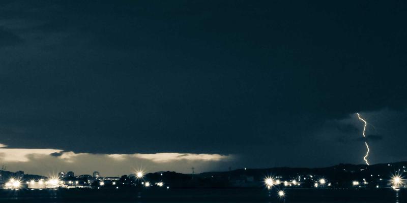 光影叙事：天河小众艺术空间开幕摄影如何捕捉先锋艺术的沉浸式对话