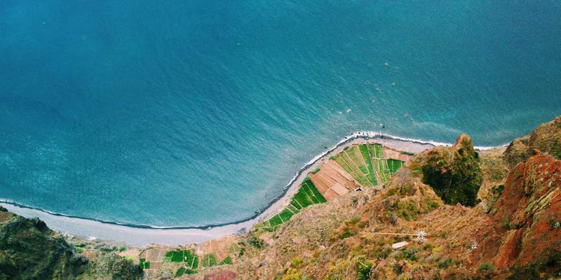天河咖啡馆与书店人像摄影全攻略：专业摄影师教你打造文艺氛围感